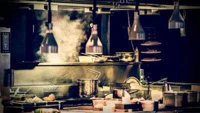 Deux astuces de cuisine efficaces pour enlever les taches