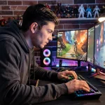 Joueur de jeu de stratégie concentré sur sa composition TFT flexible devant un setup gaming